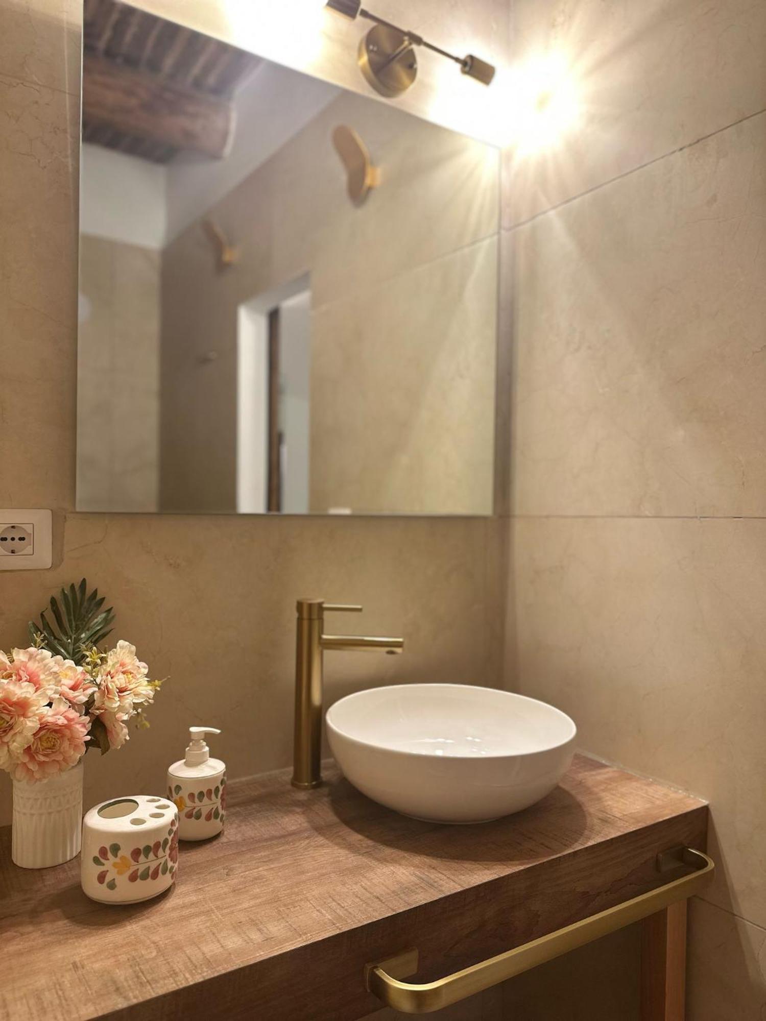 Ai 13 Gradoni Di Chiaia Bed & Breakfast Napoli Dış mekan fotoğraf